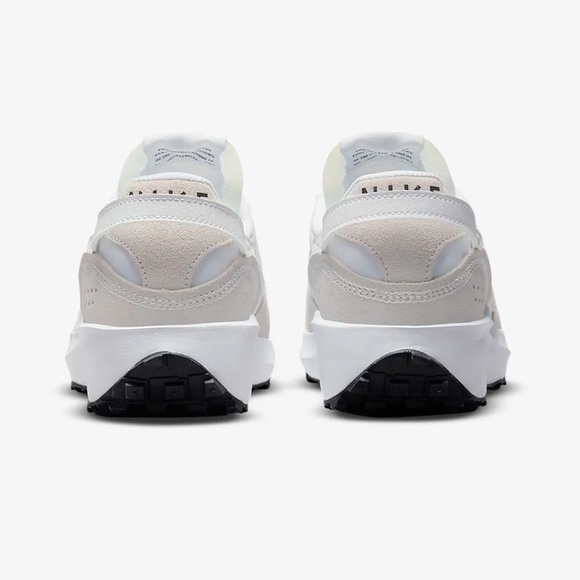 NIB Nike Waffle Debut Trainers Women’s 6.5 - Picture 8 of 15